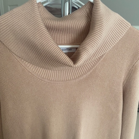 Dusty Pink turtleneck dress/sweater - Picture 2 of 10